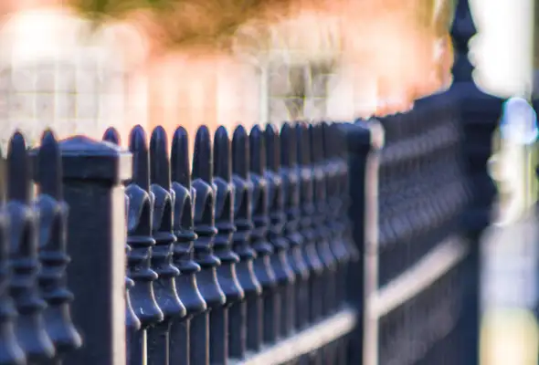 Servicios de puertas metálicas en Alicante